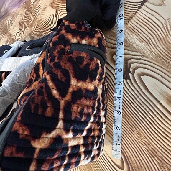 Juicy Couture DayDreamer Bag in Animal print Velour - Picture 8 of 15